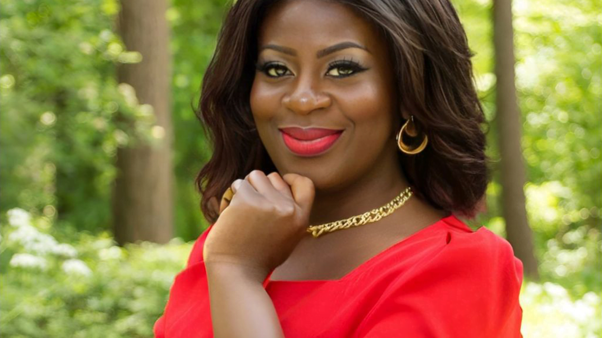 10 Ways a Woman Can Embody Elegance Every